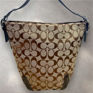 Coach Jacquard w/leather trim Vintage ‘05 6076 Signature Duffel/Bucket Bag
